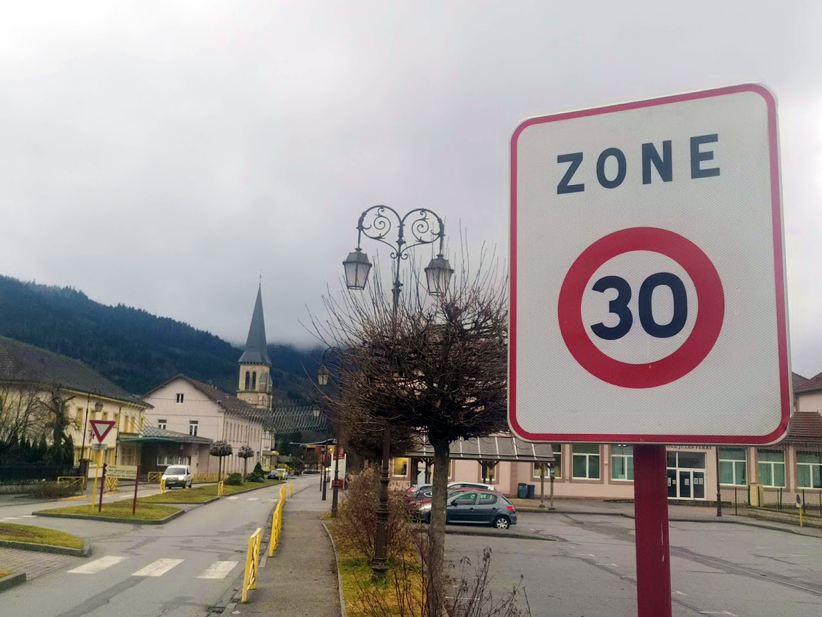 SÉCU­RI­TÉ — NOU­VELLE ZONE 30 KM/H